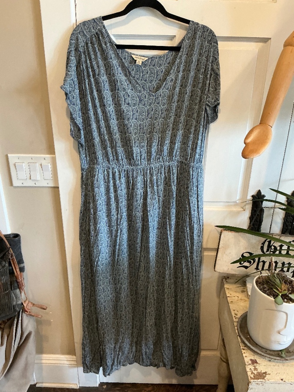 Lucky Brand dress in a pretty gray and blue paisley!  Plus size 2x